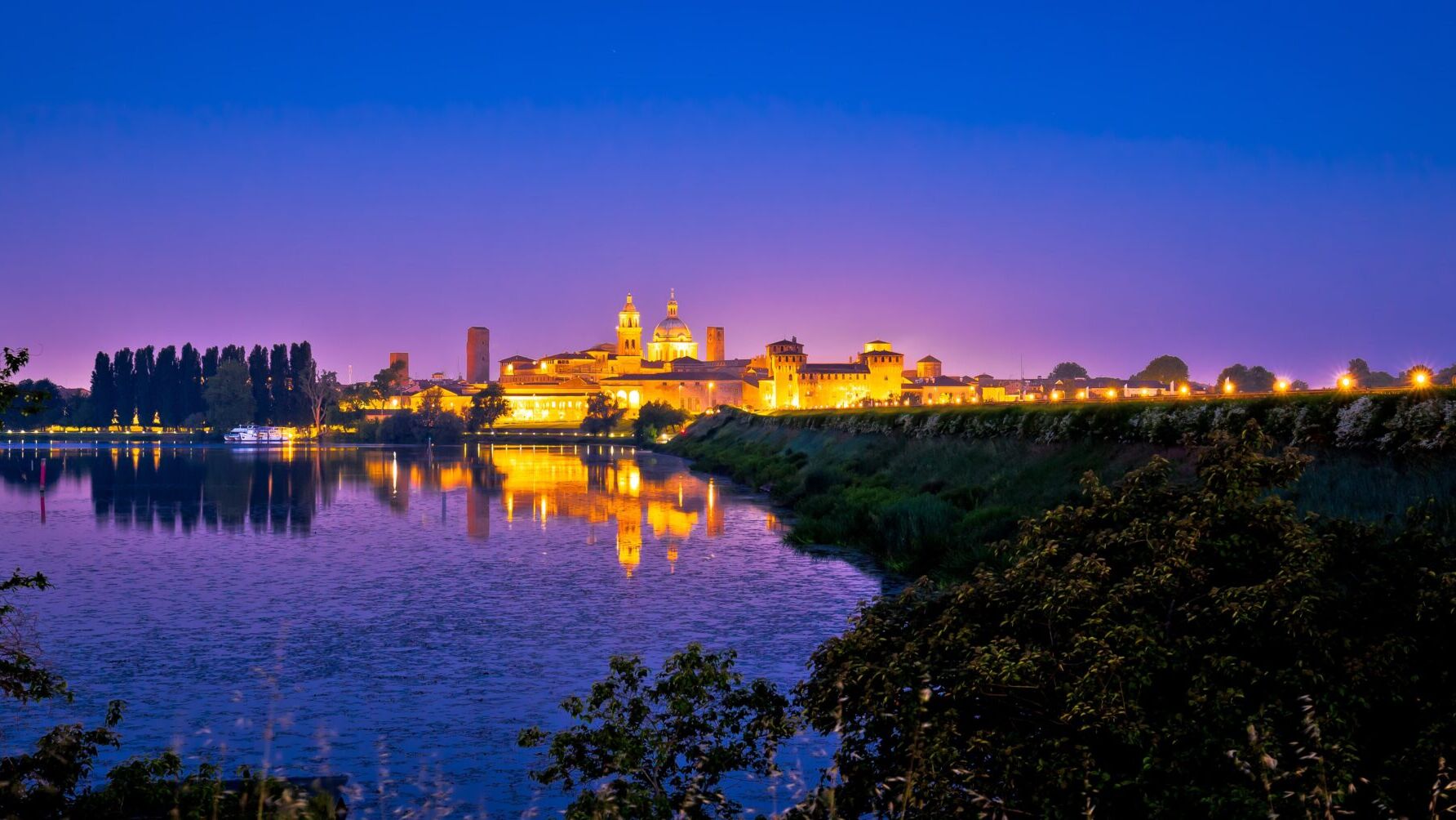 Mantova-città-notte
